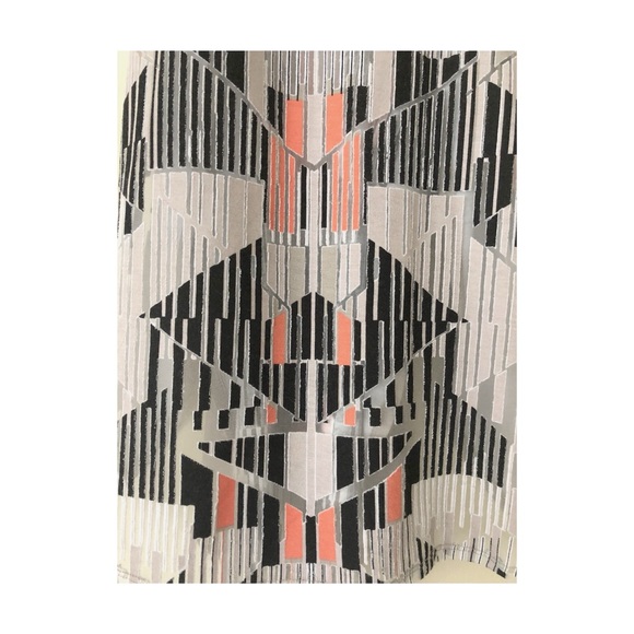 Abstract tunic - Picture 4 of 5